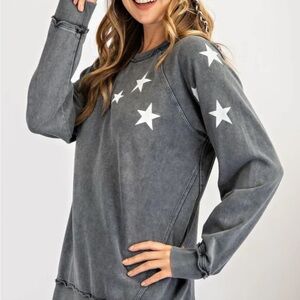 Easel star print,distressed grey pullover, oversized crewneck, vintage wash